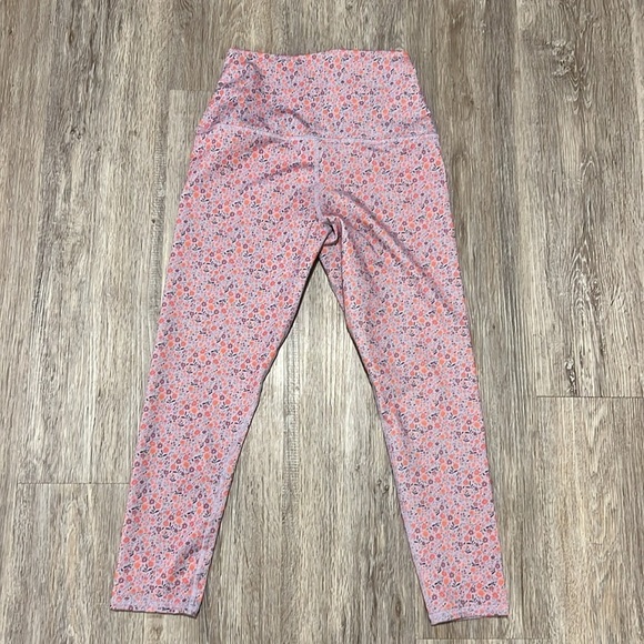 Evolution And Creation Floral Capri Leggings - Picture 6 of 11